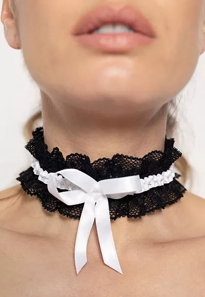 Arctique lace necklace in black color.  Manufactured in French workshops, signed by renowned fashion designer Patrice Catanzaro, available in size T1, T2. Composition : 90% Polyamide, 10% Elastane.  Brand Patrice Catanzaro, Collection Tome 18, Reference PCA01103T18.2 1 piece.  Patrice Catanzaro, the brand of sexy outfits of very good quality, made of...