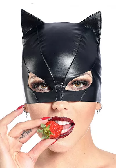 Petit Chat will turn you into Catwoman. The mask has been designed in wetlook for a better fit and in order to create a more dominant look. Feel free to wear it with the Sweety suit.  Petit Chat wetlook Catwoman mask belongs to The Essentials by Patrice Catanzaro. Fabric : Shiny wetlook. Composition : 92% Polyester 8% Elastane. 1 piece. Made in Fra...