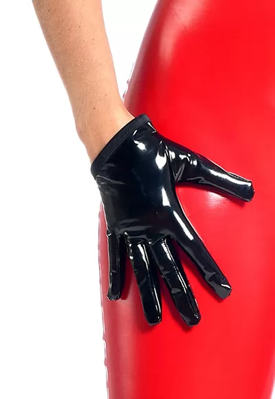 Molly gloves in black add the finishing touch to your fetish outfit. They are very easy to match, with a dress, a catsuit or simply with lingerie. Molly black vinyl gloves belong to The Essentials by Patrice Catanzaro. 80% Polyester 12% Polyurethane 8% Elastane. 1 pair.