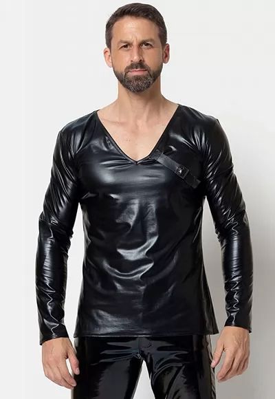 Enrick wetlook tee shirt in black color.  Manufactured in French workshops, signed by renowned fashion designer Patrice Catanzaro, available in size S to 4XL. Composition: 92% Polyester, 8% Elastane.  Brand Patrice Catanzaro, Collection Homme 6, Reference Pc303614h6 1 piece.  Patrice Catanzaro, the brand of sexy outfits of very good quality, made of...