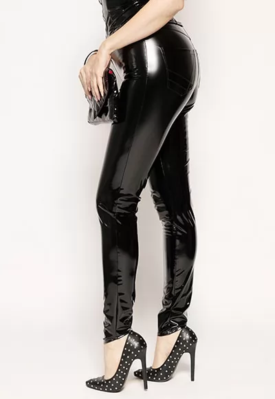 Jamie slim vinyl trousers in black color.  Manufactured in French workshops, signed by renowned fashion designer Patrice Catanzaro, available in size 36 to 48. Composition : 80% Polyester, 12% Polyurethane, 8% Elastane.  Brand Patrice Catanzaro, Collection Tome 18, Reference PC506001T18.2 1 piece.  Patrice Catanzaro, the brand of sexy outfits of very...