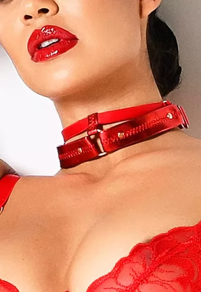 Khloe red faux leather Collar