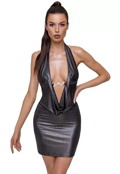 A real eye-catcher ! The short dress from Cottelli Party is made out of shiny silver material. The tapered dress is tight-fitting and it has a low-cut, waterfall neckline that is held together by a decorative rhinestone clasp. Sexy dress with a halterneck wonderfully backless. The clubbing dress is stretchy for a skin-tight but comfortable fit. 92%...