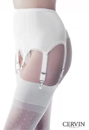 Suspender belt RIVOLI CERVIN, color white. Suspender belt with a little frontal bow and 6 suspenders and metal clasps, little bow on the front, 6 straps. 84% polyamide, 16% elasthanne Lycra. Made in UE. Waist AND Hips in cm :  Size S 61-67cm AND 87-92cm T36  Size M 69-74cm AND 94-99 T38  Size L 76-81cm AND 100-106cm T40  Size XL 83-89cm AND 107-113cm...