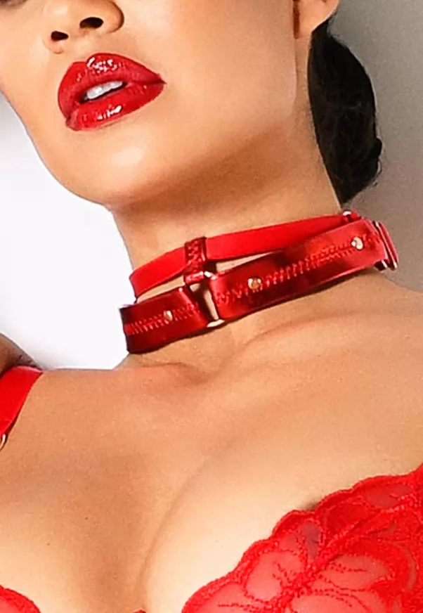 Khloe red faux leather Collar