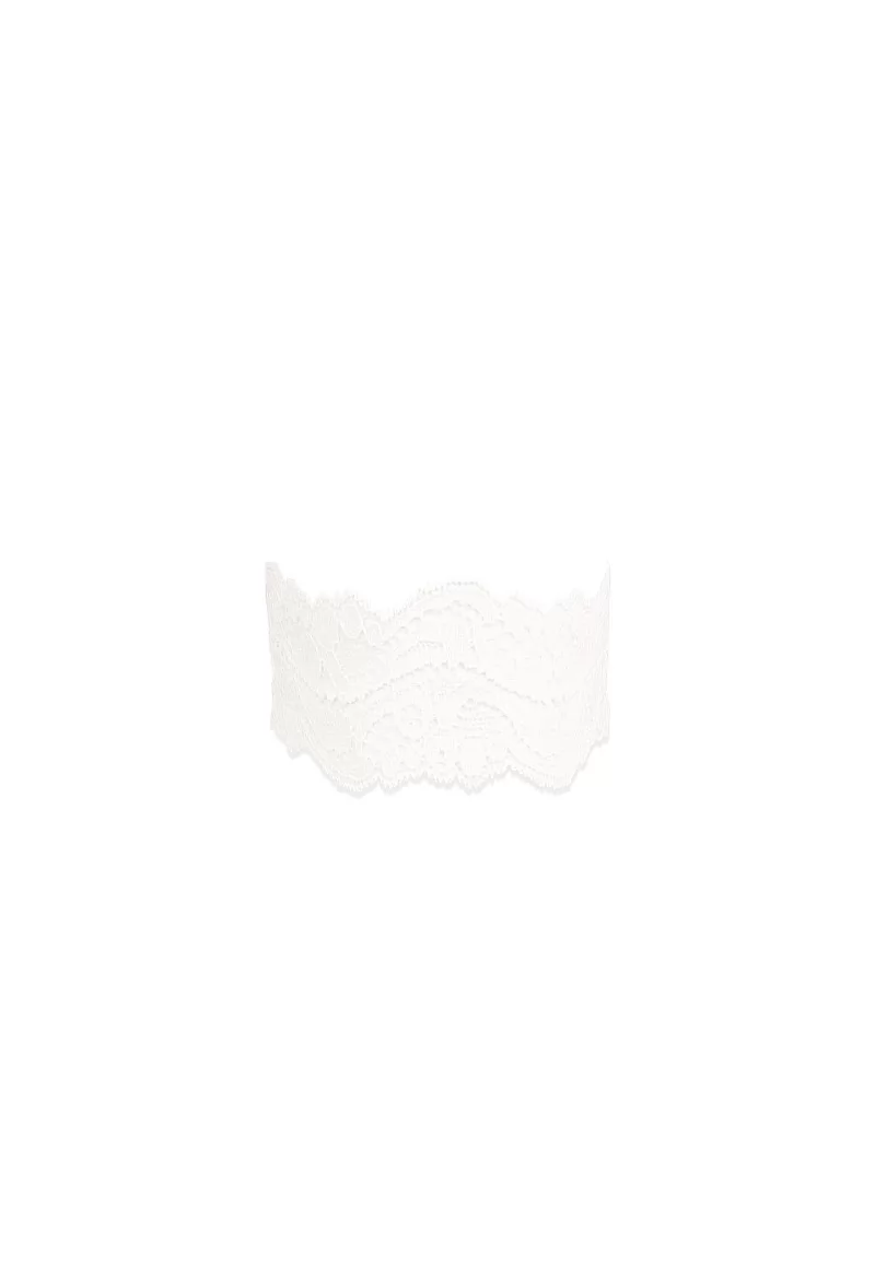 Luxury Nougat ecru lace bracelet