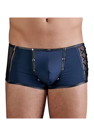 Tendance et masculin ! Beau boxer en microfibre avec des bords contrastés, cousus, aspect mat et une pochette qui peut être déboutonnée. Avec une fermeture éclair argentée sur le côté droit et un laçage fantaisie sur le côté gauche. Merveilleusement extensible pour un ajustement parfait et extrêmement confortable à porter. Boxer sexy pour...