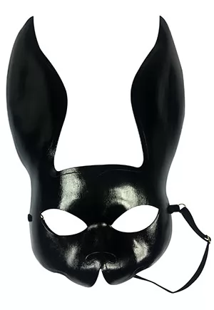 Masque Bunny en Cuir Noir Collection Leather Artefact. Cuir traité de manière écologique. 1 pièce.  E.L.F ZHOU London est une marque érotico-chic luxueuse d'un nouveau genre, confectionnant avec précision des pièces exceptionnelles incarnant la séduction, la féminité et l'érotisme.
