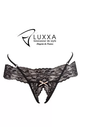 String Ouvert Reglisse Luxe, gamme lingerie fine sexy luxe.  String ouvert Reglisse avec tour de taille en dentelle, entre jambe ouvert en dentelle et tour de hanche en lycra.  Dentelle soyeuse et extensible de grande qualité.  1 pièce.  Lingerie fine luxe Luxxa fabriquée en France, finitions parfaites, matières superbes.  Lingerie fine sexy d'une...